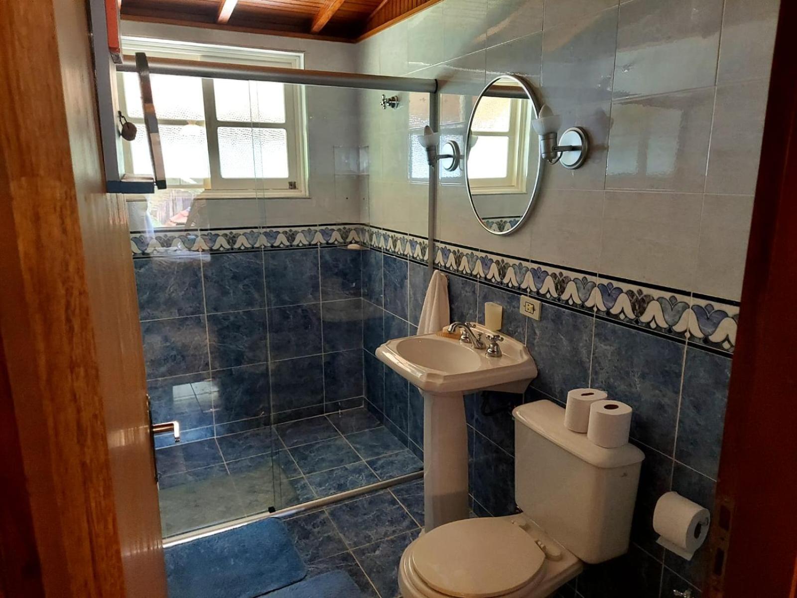 Casa Dos Pinheiros Holiday home Campos do Jordao